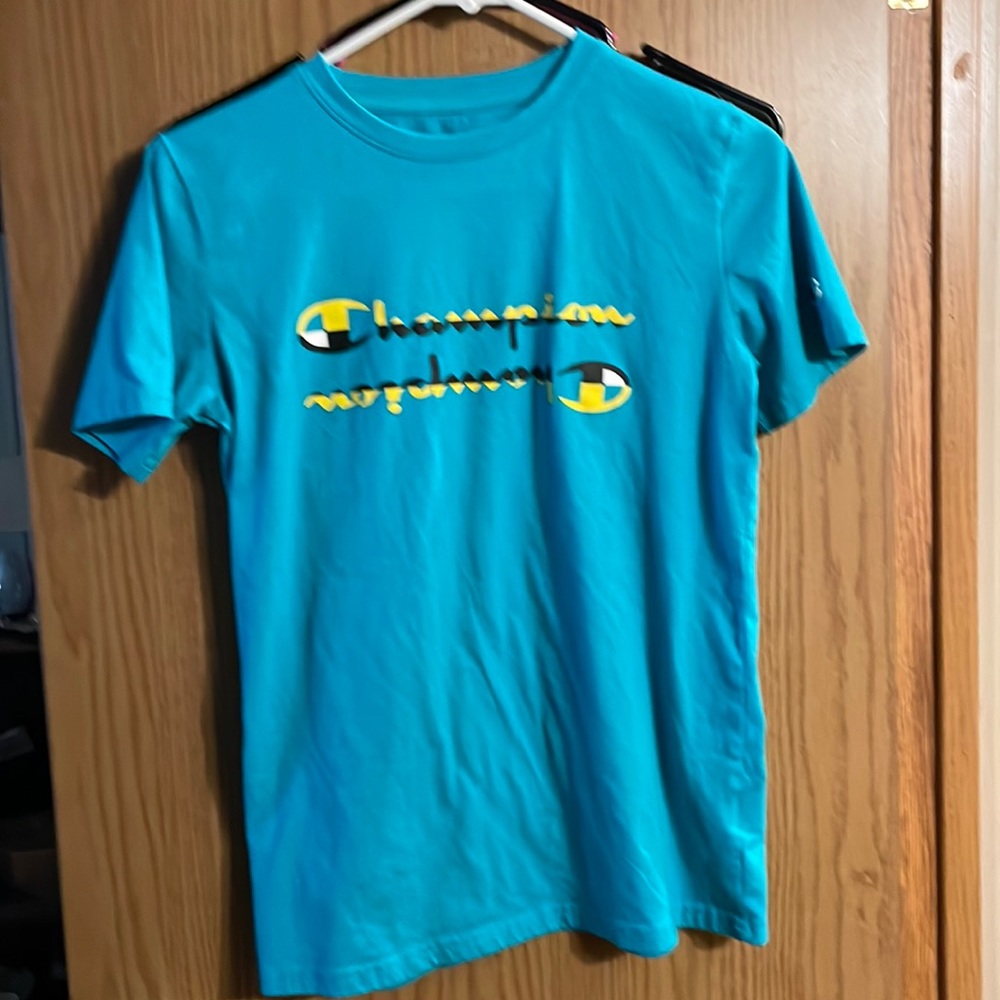 Champion tshirt size XL